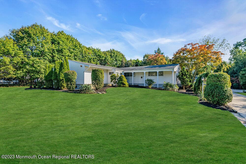 Sold: 366-368 Beecroft Place, Oakhurst, NJ 07755
