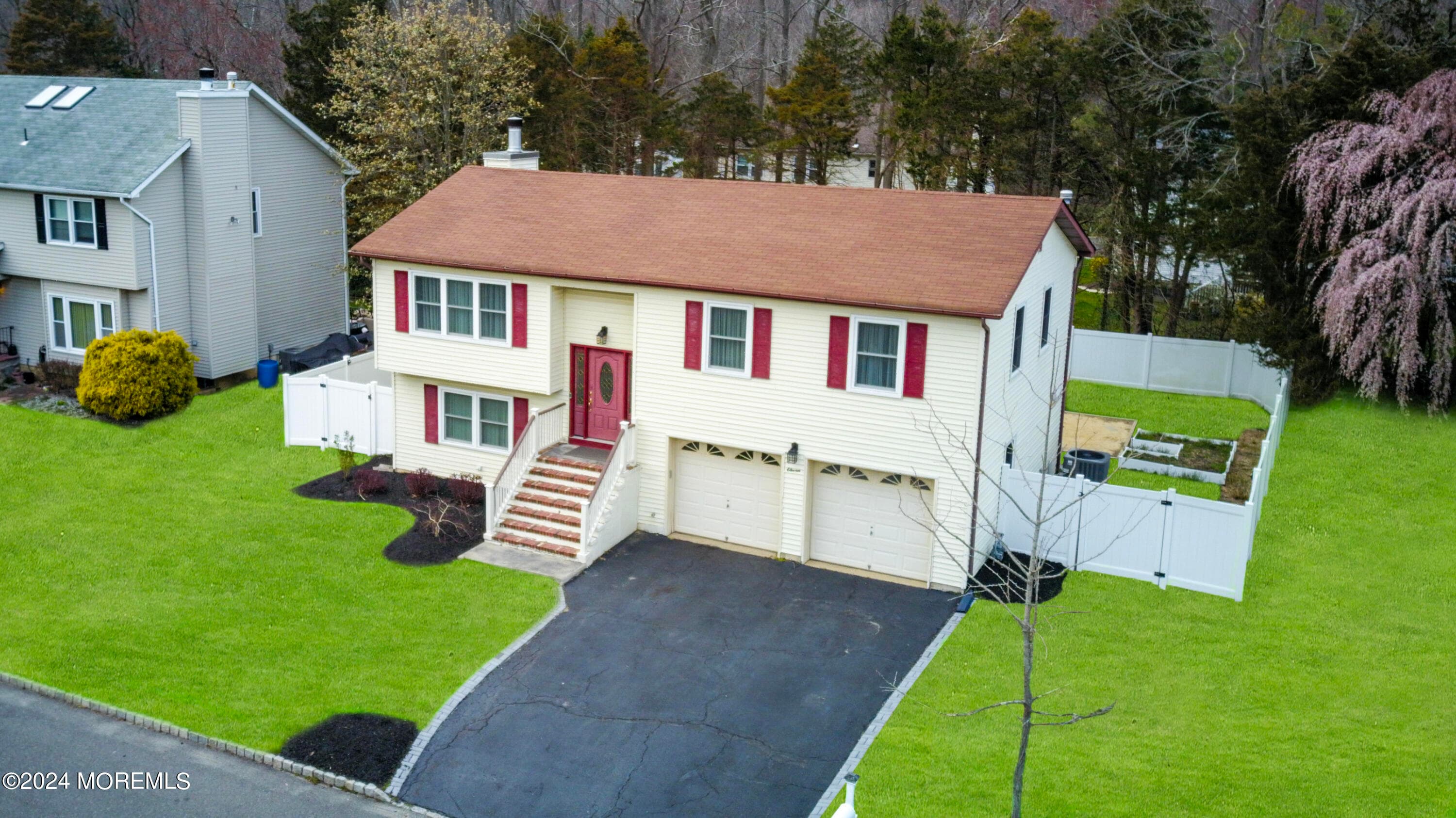 11 Cornell Court, Tinton Falls, NJ 07724